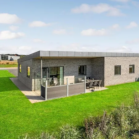 Vakantiehuis Beautiful In Ringkobing With Kitchen *